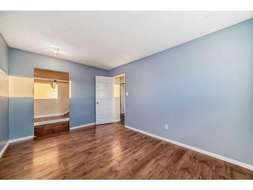 4-920 43 Street Se, Calgary, AB - Indoor Photo Showing Other Room