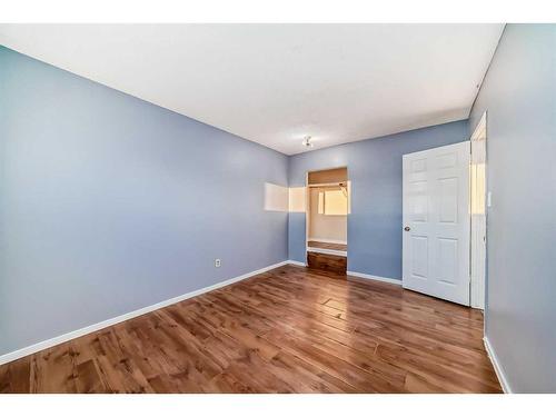 4-920 43 Street Se, Calgary, AB - Indoor Photo Showing Other Room