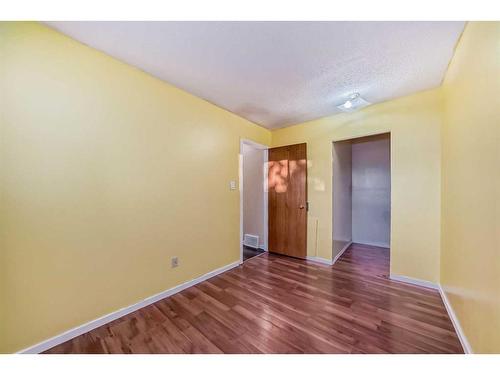 4-920 43 Street Se, Calgary, AB - Indoor Photo Showing Other Room