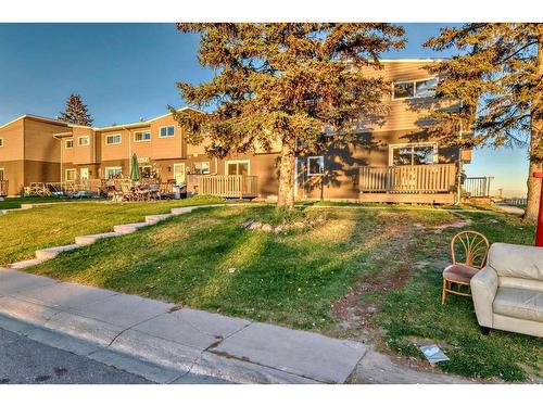 4-920 43 Street Se, Calgary, AB - Outdoor