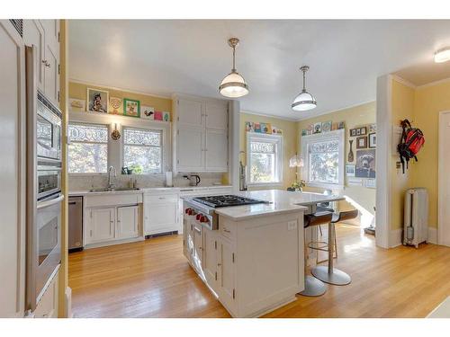 1933 5 Street Sw, Calgary, AB - Indoor Photo Showing Kitchen