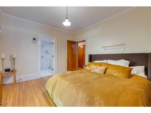 1933 5 Street Sw, Calgary, AB - Indoor Photo Showing Bedroom