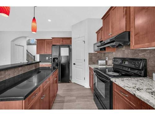 532 Panatella Court Nw, Calgary, AB - Indoor Photo Showing Kitchen