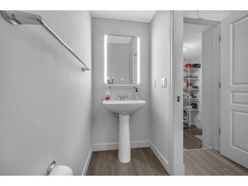 532 Panatella Court Nw, Calgary, AB - Indoor Photo Showing Bathroom