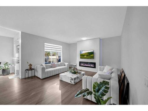 532 Panatella Court Nw, Calgary, AB - Indoor Photo Showing Living Room