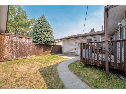 5228 44 Avenue Nw, Calgary, AB - Outdoor