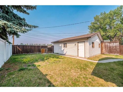 5228 44 Avenue Nw, Calgary, AB - Outdoor