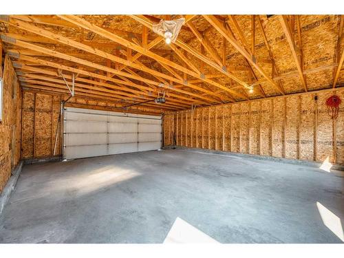 5228 44 Avenue Nw, Calgary, AB - Indoor Photo Showing Garage