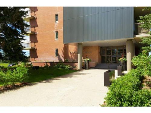 408-3339 Rideau Place Sw, Calgary, AB - Outdoor