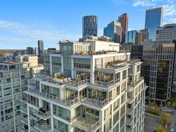 2421-222 Riverfront Avenue SW Calgary, AB T2P 0W3