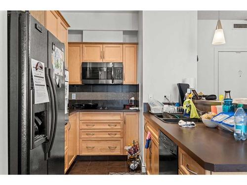 335-30 Royal Oak Plaza Nw, Calgary, AB - Indoor Photo Showing Kitchen