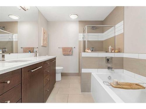 202-836 Royal Avenue Sw, Calgary, AB - Indoor Photo Showing Bathroom