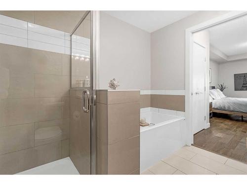 202-836 Royal Avenue Sw, Calgary, AB - Indoor Photo Showing Bathroom