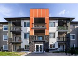 8-4 Sage Hill Terrace NW Calgary, AB T3R 0W4