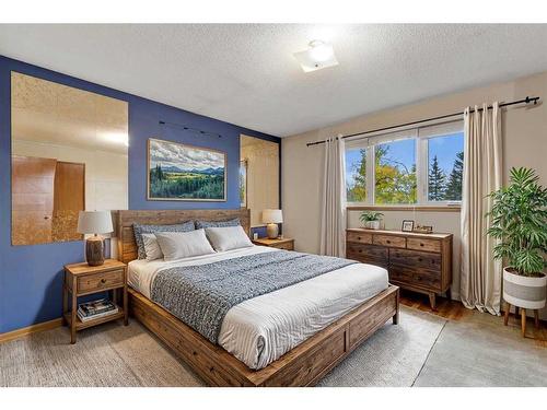 5932 Madigan Drive Ne, Calgary, AB - Indoor Photo Showing Bedroom