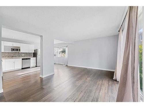 217 Pinestream Place Ne, Calgary, AB - Indoor Photo Showing Kitchen