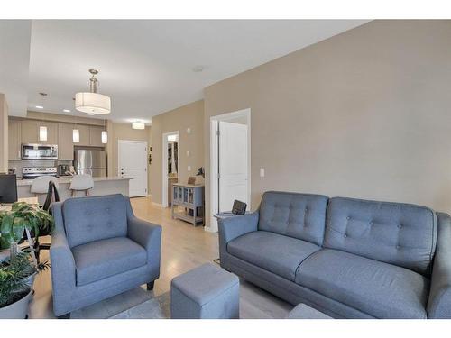 312-30 Mahogany Mews Se, Calgary, AB - Indoor Photo Showing Living Room