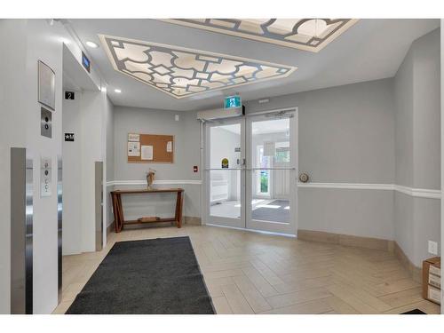 312-30 Mahogany Mews Se, Calgary, AB - Indoor Photo Showing Other Room