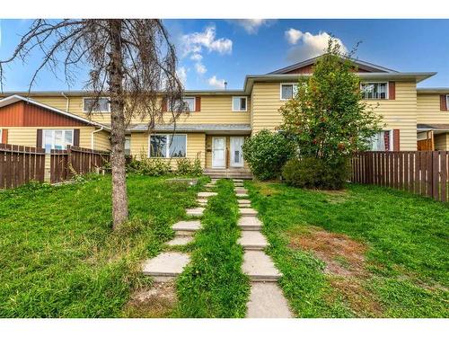 4546 7 Avenue Se, Calgary, AB - Outdoor