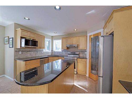 86 Arbour Stone Crescent Nw, Calgary, AB - Indoor Photo Showing Kitchen