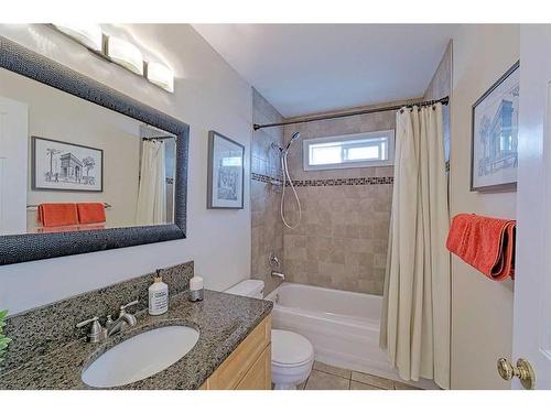 86 Arbour Stone Crescent Nw, Calgary, AB - Indoor Photo Showing Bathroom