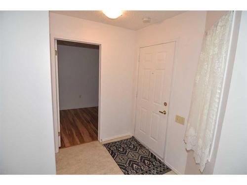 2747 Dovely Park Se, Calgary, AB - Indoor Photo Showing Other Room