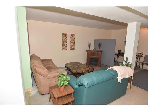 2747 Dovely Park Se, Calgary, AB - Indoor Photo Showing Other Room