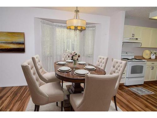 2747 Dovely Park Se, Calgary, AB - Indoor Photo Showing Dining Room