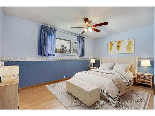 6223 Blackthorn Crescent Ne, Calgary, AB - Indoor Photo Showing Bedroom