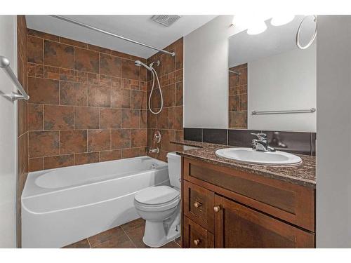 104-716 3 Avenue Nw, Calgary, AB - Indoor Photo Showing Bathroom