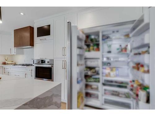 9135 Allison Drive Se, Calgary, AB - Indoor Photo Showing Kitchen