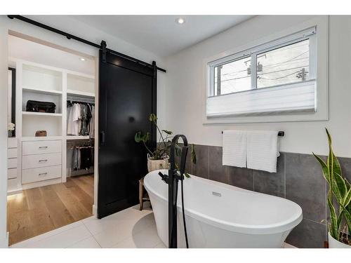 9135 Allison Drive Se, Calgary, AB - Indoor Photo Showing Bathroom