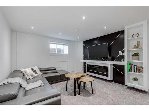 9135 Allison Drive Se, Calgary, AB - Indoor Photo Showing Living Room