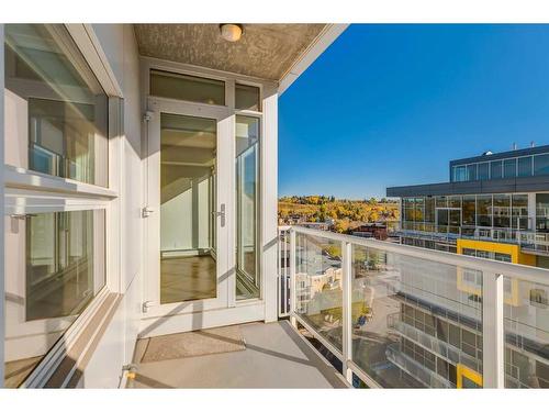 802-1087 2 Avenue Nw, Calgary, AB - Outdoor With Exterior