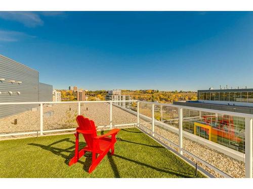 802-1087 2 Avenue Nw, Calgary, AB - Outdoor With View