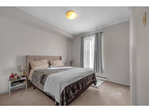 1315-1140 Taradale Drive Ne, Calgary, AB - Indoor Photo Showing Bedroom