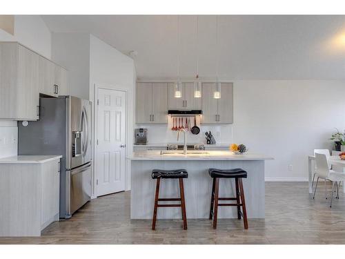 124 Evermeadow Manor Sw, Calgary, AB - Indoor Photo Showing Kitchen With Upgraded Kitchen