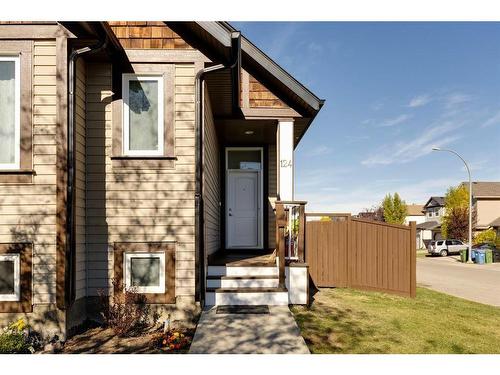 124 Evermeadow Manor Sw, Calgary, AB - Outdoor