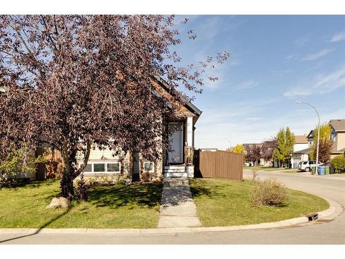 124 Evermeadow Manor Sw, Calgary, AB - Outdoor