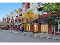 1106 3 Avenue NW Calgary, AB T2N 4N5