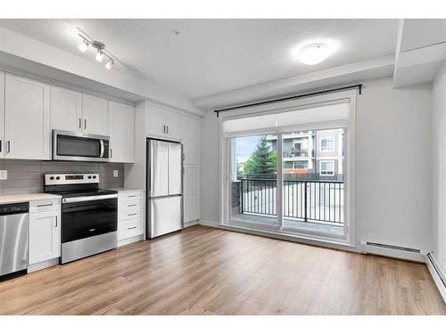 113-40 Walgrove Se, Calgary, AB - Indoor Photo Showing Kitchen