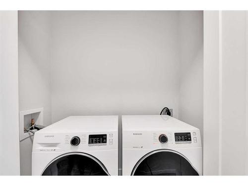 113-40 Walgrove Se, Calgary, AB - Indoor Photo Showing Laundry Room