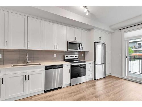 113-40 Walgrove Se, Calgary, AB - Indoor Photo Showing Kitchen