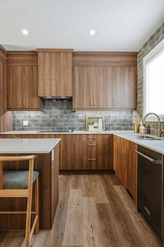 92 Silverton Glen Green Sw, Calgary, AB - Indoor Photo Showing Kitchen