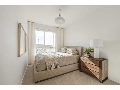 92 Silverton Glen Green Sw, Calgary, AB - Indoor Photo Showing Bedroom