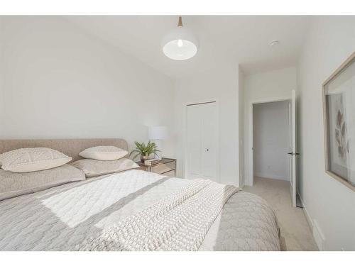 92 Silverton Glen Green Sw, Calgary, AB - Indoor Photo Showing Bedroom