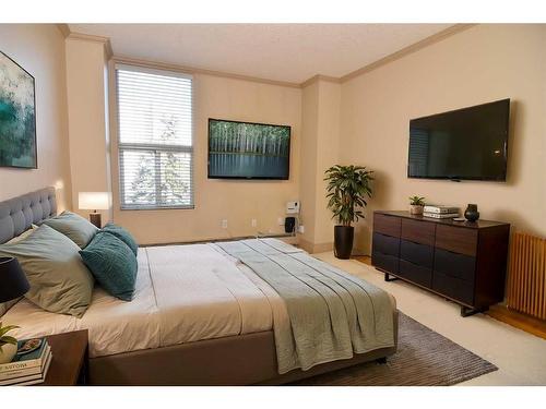 #402,-4554 Valiant Drive Nw, Calgary, AB - Indoor Photo Showing Bedroom