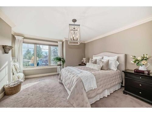 4623 81 Street Nw, Calgary, AB - Indoor Photo Showing Bedroom