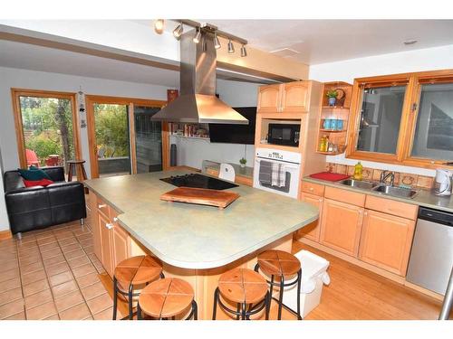 2535 7 Avenue Nw, Calgary, AB - Indoor Photo Showing Kitchen With Double Sink