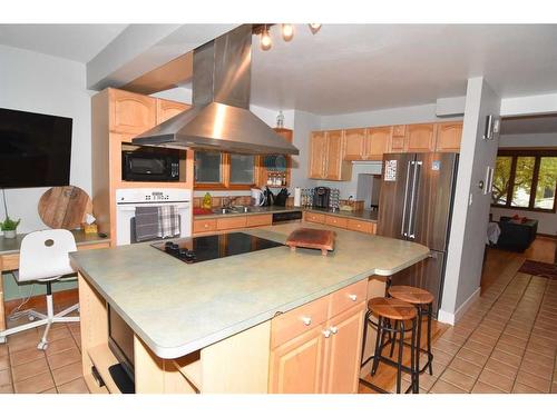 2535 7 Avenue Nw, Calgary, AB - Indoor Photo Showing Kitchen With Double Sink